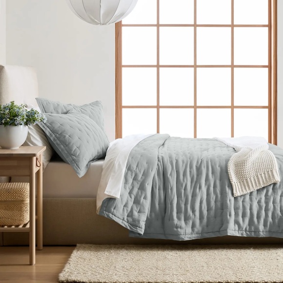 NWT QUINCE European Linen Dream Quilt King/Cal King Mist 6375 - Picture 4 of 9